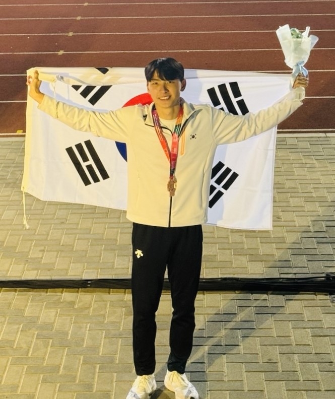 2024 아시아주니어육상선수권대회 3위에 오른 남자 높이뛰기 최진우