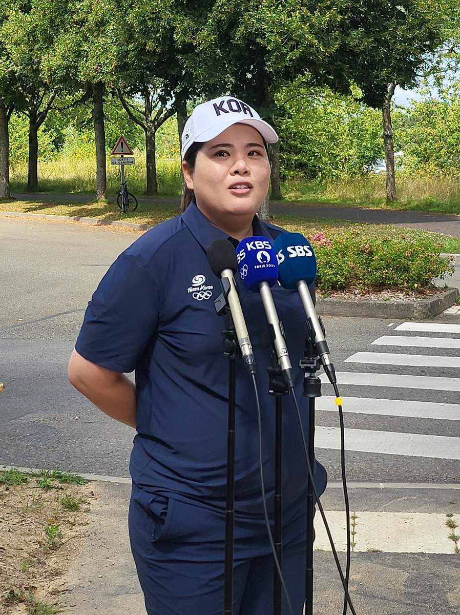 파리올림픽 골프 경기장에서 인터뷰하는 박인비.