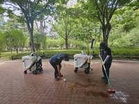 대구 국채보상공원서 '추종주행서비스로봇' 시범 운영