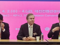 버나드 팔슨 미국 UC샌디에이고 교수