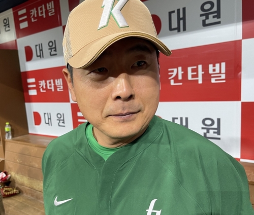 선발난에 고심하는 키움 홍원기 감독 "2군서 올릴 선수 없다"(종합)