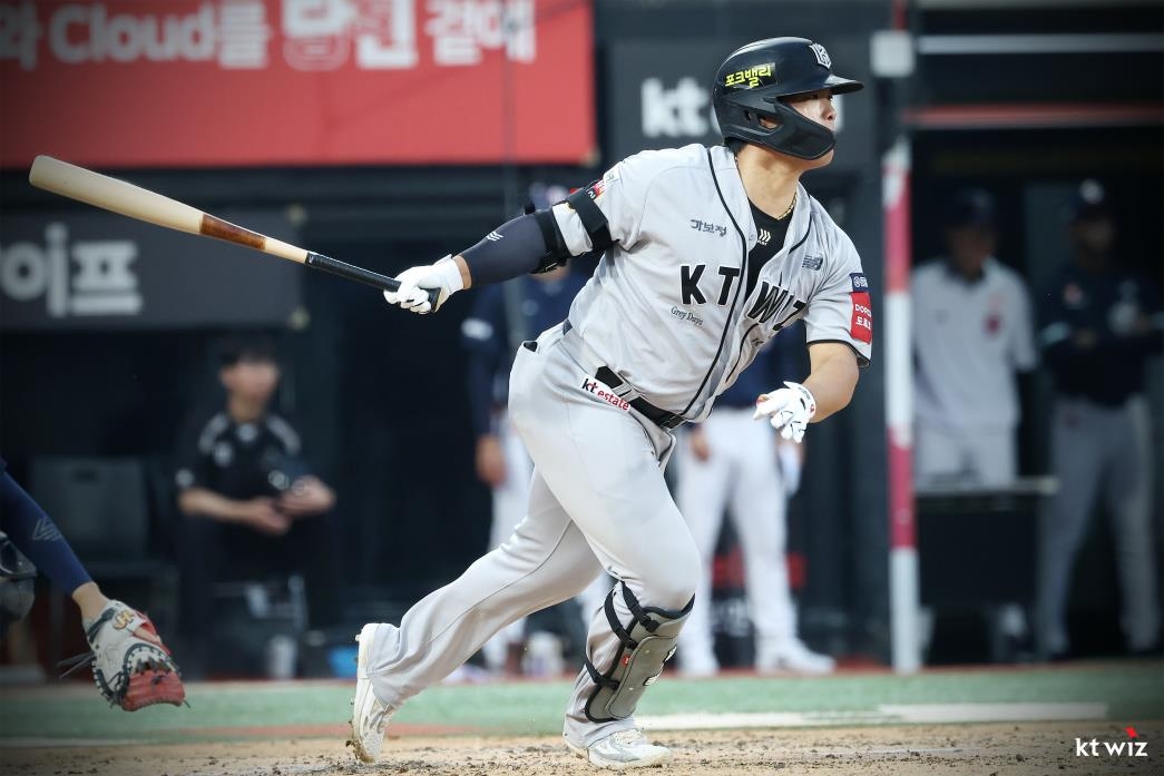 kt 강백호, 오른쪽 발목 인대 파열…전반기 아웃