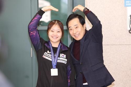 유예린(왼쪽)과 아버지 유남규 한국거래소 감독