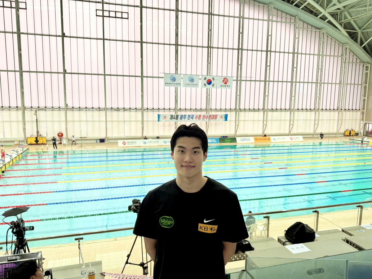 황선우, 한국기록 가진 개인혼영 200ｍ서 광주 수영선수권 우승