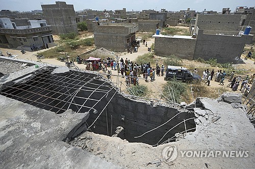 지난 5월 인도의 드론 공격으로 파손된 파키스탄 건물