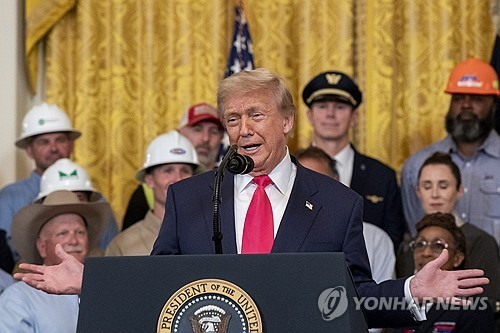 트럼프, '이란핵 제한적 파괴' CNN·NYT에 명예훼…
