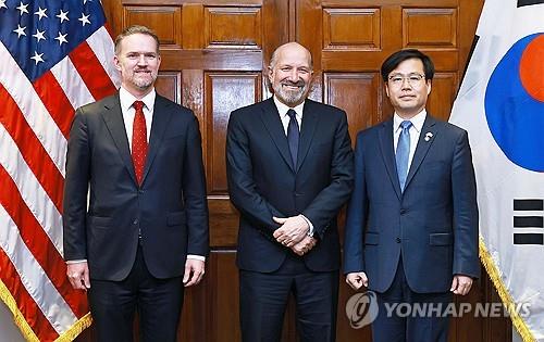 상호관세 기로에서 韓美 5일부터 중대 협상…韓, 유예 …