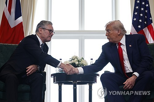 트럼프, '풍력 강국' 영국서 거듭 "풍력은 추해" 관련 이미지1