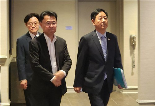 경제부총리, 이틀연속 美상무장관과 통상협상…"최선 다하…