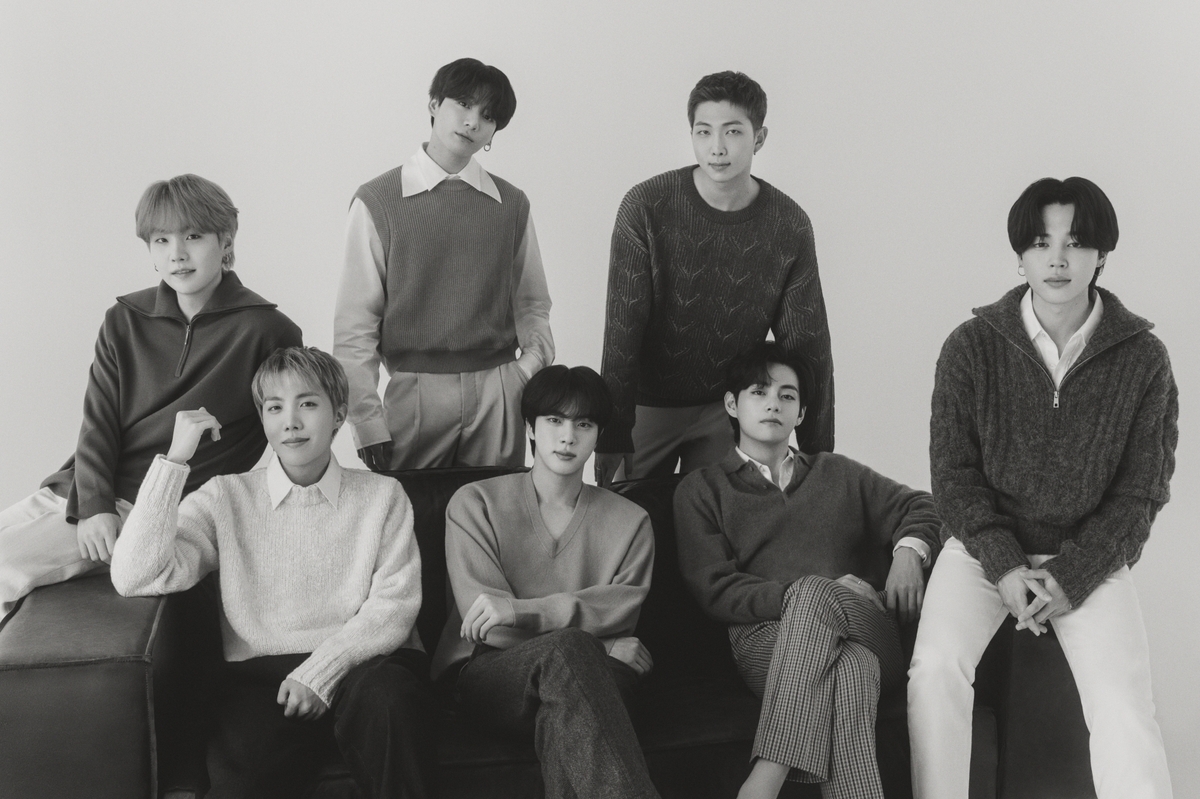 방탄소년단 체험형 팝업 '모노크롬', 레드닷 디자인 어…
