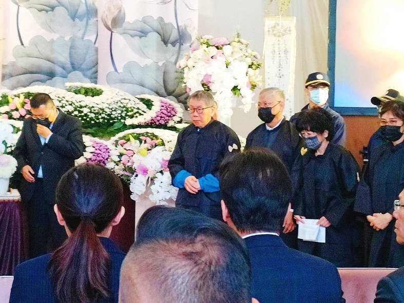 부친 장례식 참석한 커원저 전 대만 제2야당 국민당 주석