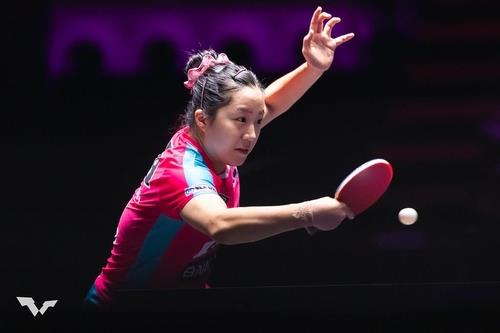 탁구 간판 신유빈, 중국 스매시 32강행…장우진은 1회전 탈락(종합)