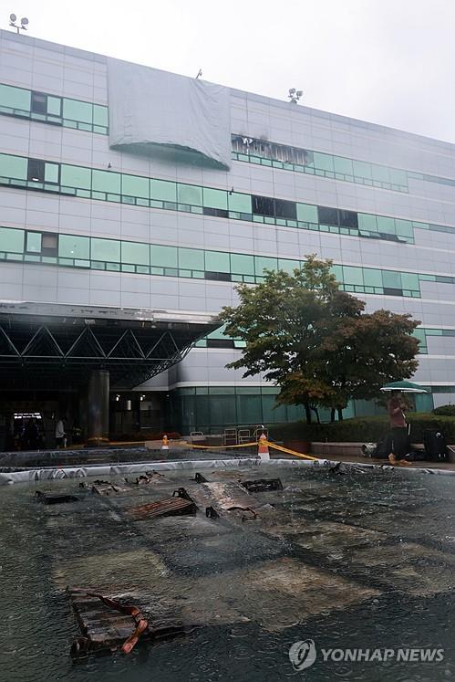 [인&아웃] 야누스의 두 얼굴, 리튬이온