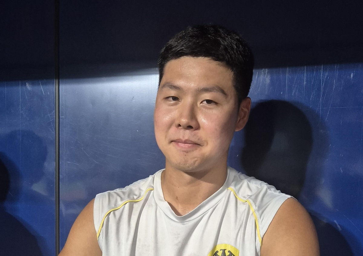 상무서 타자 변신한 전미르 "팔꿈치 회복 후 투수 전념할 듯"