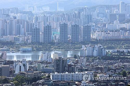 서울 남산에서 바라본 한강변 아파트 단지 모습 [연합뉴스 자료사진]