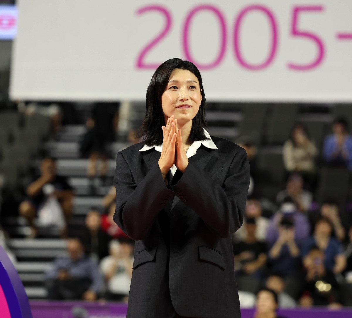 '배구 여제' 김연경, 코트 전설로 남는다…10번은 '영구 결번'