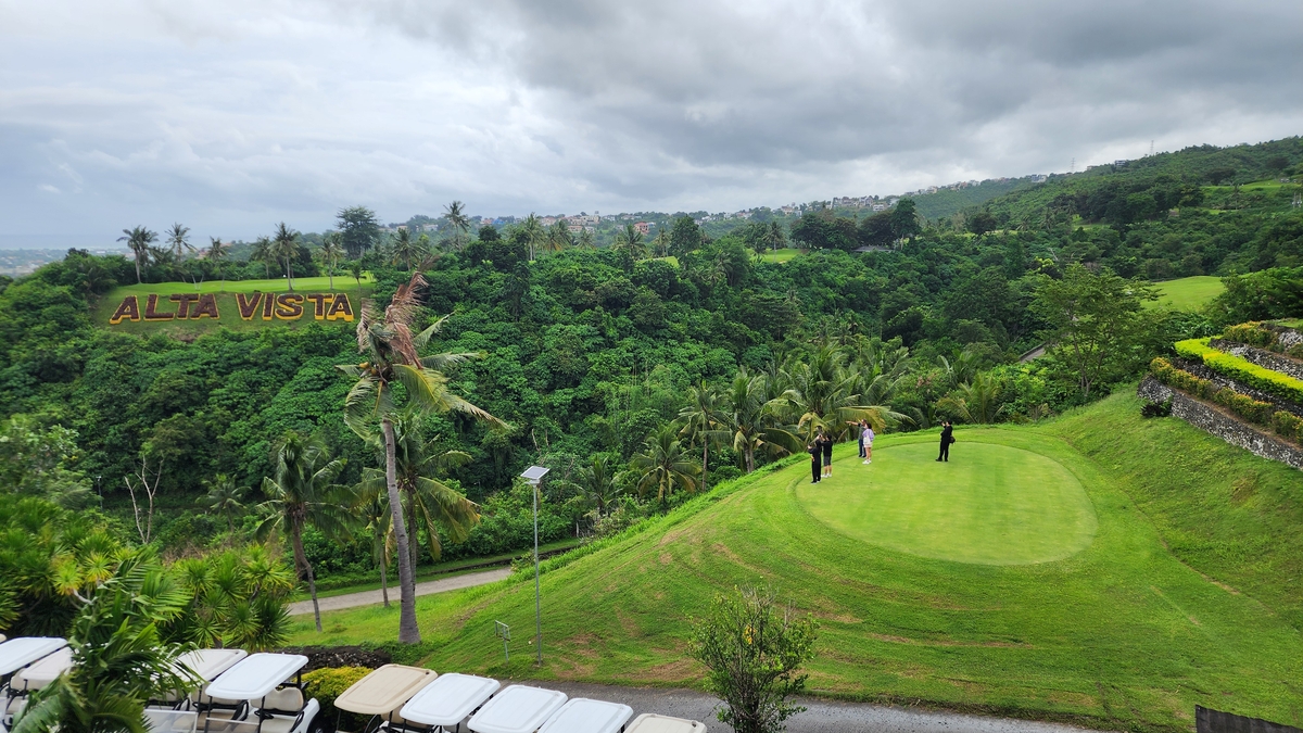 바다와 녹음이 어우러진 알타비스타 골프클럽 [사진/성연재 기자]