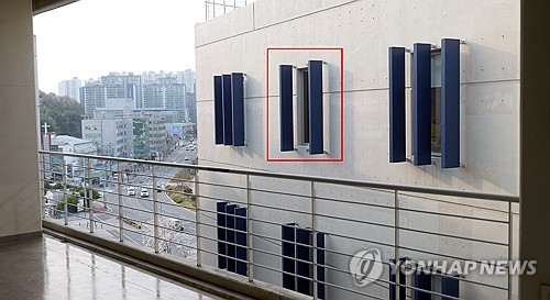 관중 사망 '창원NC파크' 사고 원인 규명 해 넘기나