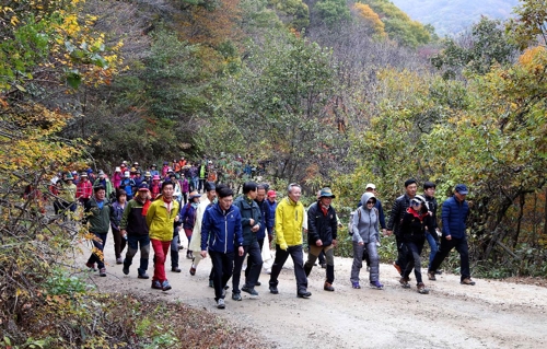 하동군, 지리산 회남재 숲길 걸으며 가을정취 느껴요 | 연합뉴스