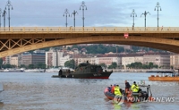 (AMPLIACIÓN) Hungría enviará buceadores para buscar a los desaparecidos en el hundimiento del crucero