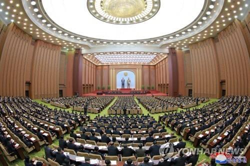 La foto, publicada, el 8 de febrero de 2022, por la KCNA, muestra la 6ª sesión de la 14ª Asamblea Popular Suprema llevándose a cabo en Pyongyang. (Uso exclusivo dentro de Corea del Sur. Prohibida su distribución parcial o total)
