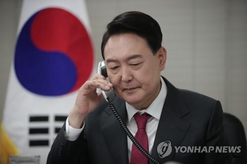 (2ª AMPLIACIÓN) Yoon dialoga por teléfono con el presidente de Ucrania