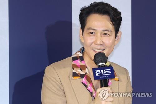 El actor, y ahora director, Lee Jung-jae, habla, el 5 de julio de 2022, en una conferencia de prensa, en Seúl, sobre "Hunt", su nueva película de espías.