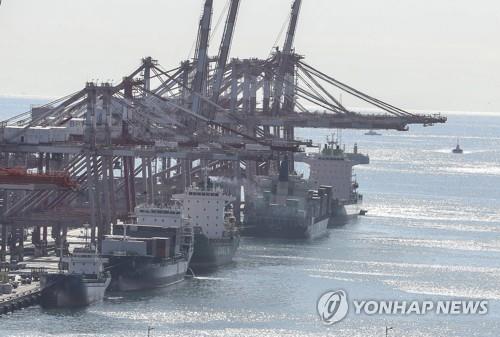 La foto de archivo, tomada el 1 de noviembre de 2022, muestra un puerto de la ciudad suroriental de Busan, en Corea del Sur.