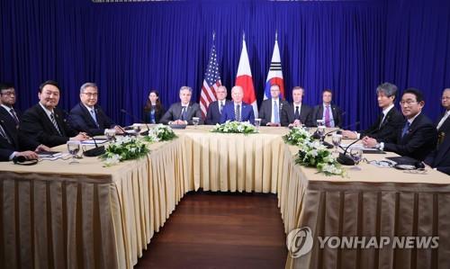 (2ª AMPLIACIÓN) Yoon, Biden y Kishida acuerdan fortalecer la disuasión contra Corea del Norte