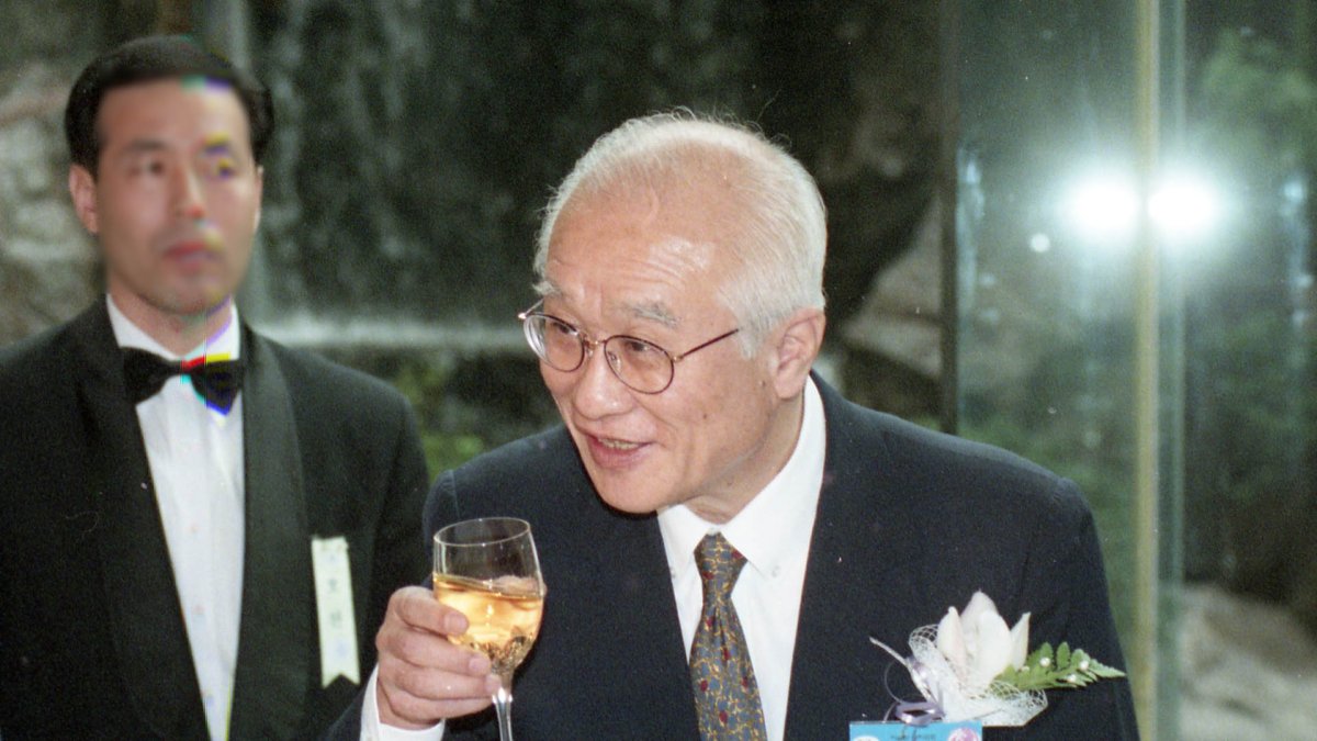 金宇中氏が死去　韓国財閥・旧大宇グループ創業者（１２月１０日）