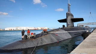 핵탄두 탑재 미 잠수함 괌에 기항 공개…"북·중 겨냥"