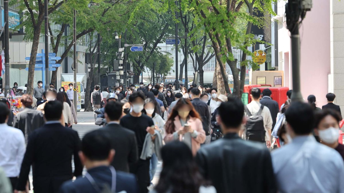 코로나 감염병 등급 하향…4주 뒤 격리의무 해제