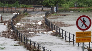 [뉴스현장] 115년 만의 수도권 '폭포비'…오늘은 충청이남 폭우