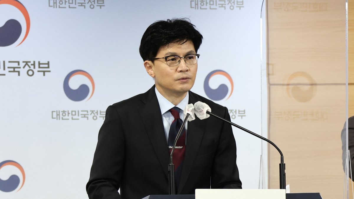 El heredero de Samsung Lee recibe un indulto especial presidencial