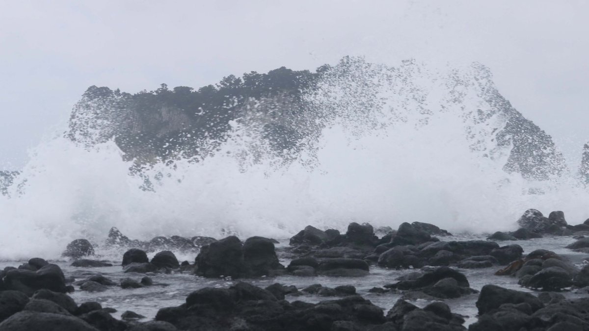 El tifón Hinnamnor viaja hacia Corea del Sur y se emite una alerta para las regiones del sur