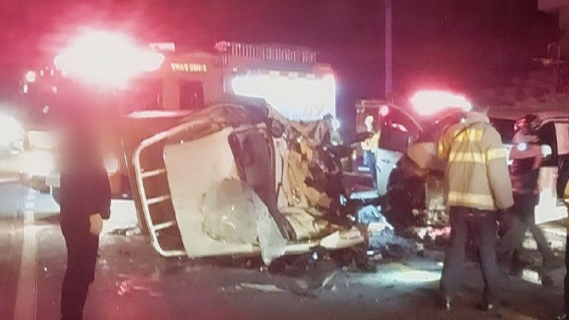 A Van And A Truck Collided With Elementary School Students 8 Injured a-van-and-a-truck-collided-with-elementary-school-students-8-injured