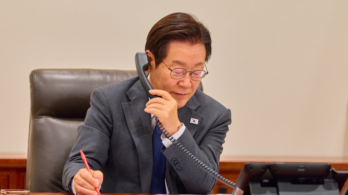 الرئيس الكوري يتواصل هاتفيا مع نظيره المصري ويتعهدان بتوسيع التعاون الثنائي