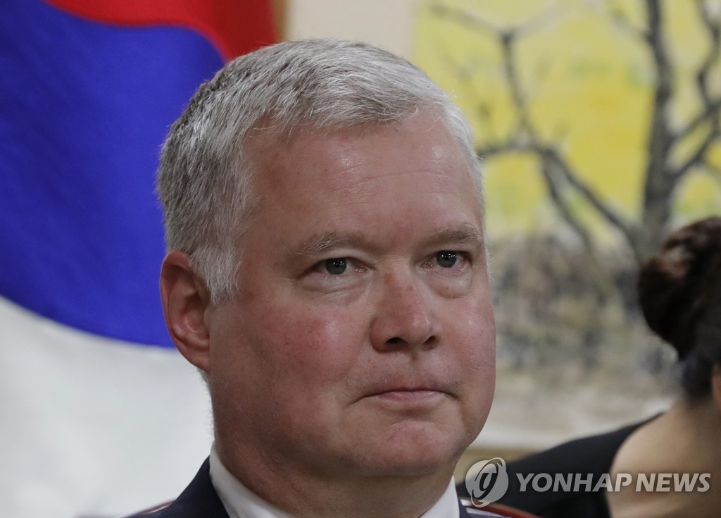 U.S. envoy calls on N. Korea to halt hostility, return to talks