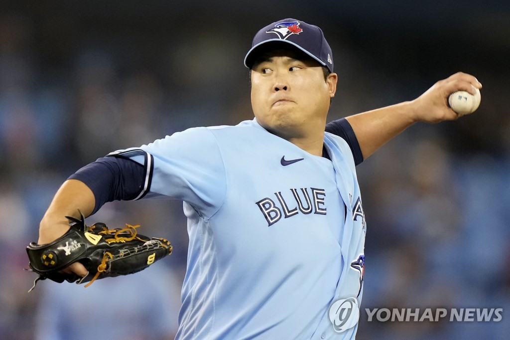 In this Canadian Press photo via Associated Press, Ryu Hyun-jin of the Toronto Blue Jays pitches against the Baltimore Orioles in the top of the first inning of a Major League Baseball regular season game at Rogers Centre in Toronto on Oct. 3, 2021. (Yonhap)