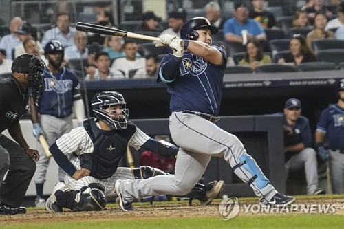 Ji-Man Choi hits home run off Gerrit Cole