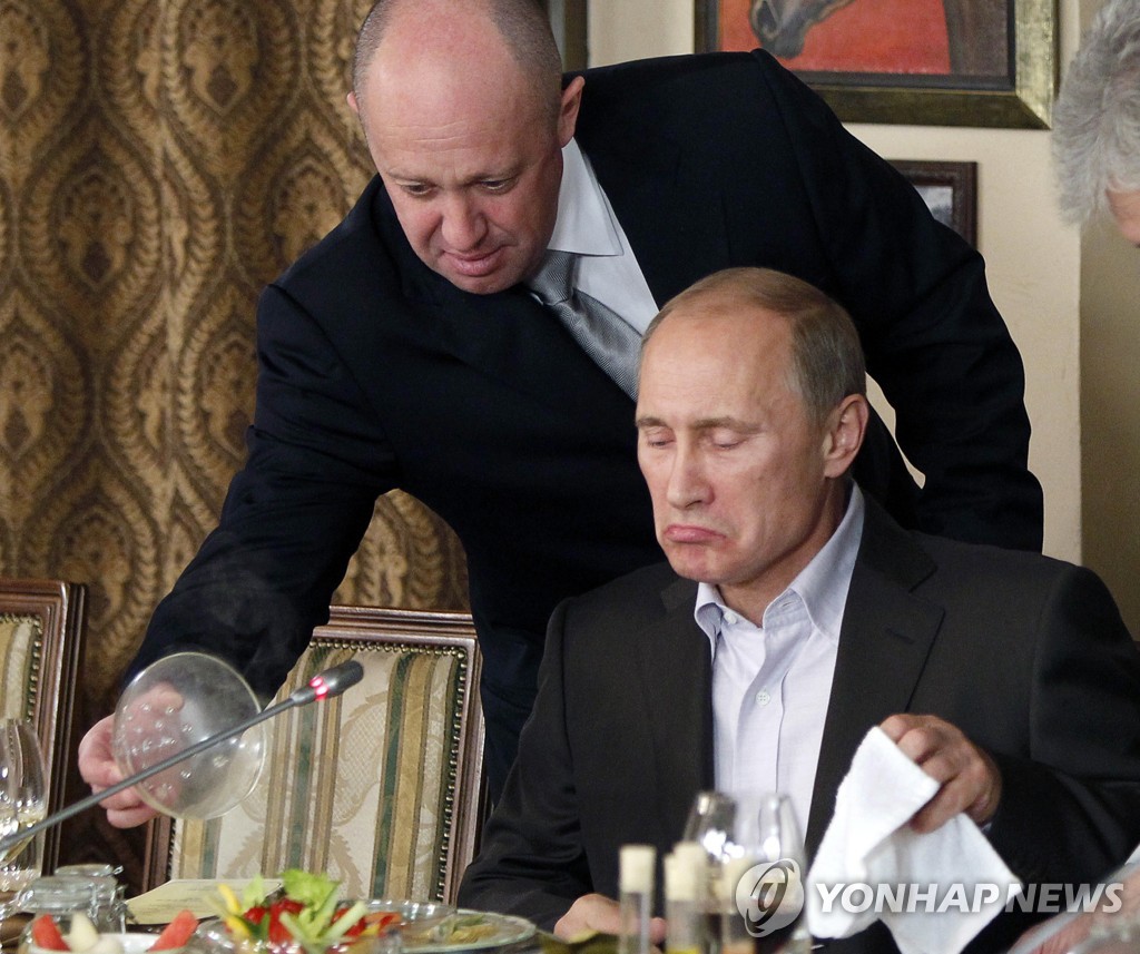 (좌)예브기니 프리고진 와그너 그룹 대표와 블라디미르 푸틴 러시아 대통령