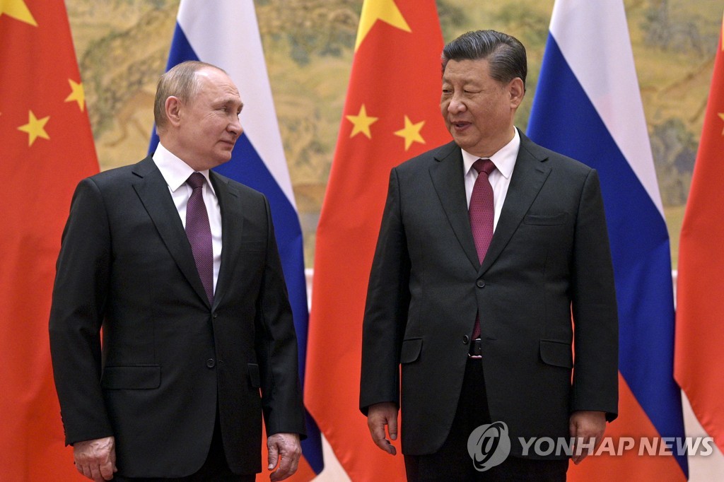 2022년 2월 4일 베이징에서 만난 블라디미르 푸틴 러시아 대통령과 시진핑 중국 국가주석