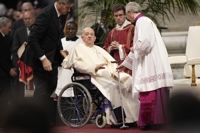 교황, 건강검진차 병원 방문한 뒤 바티칸 복귀