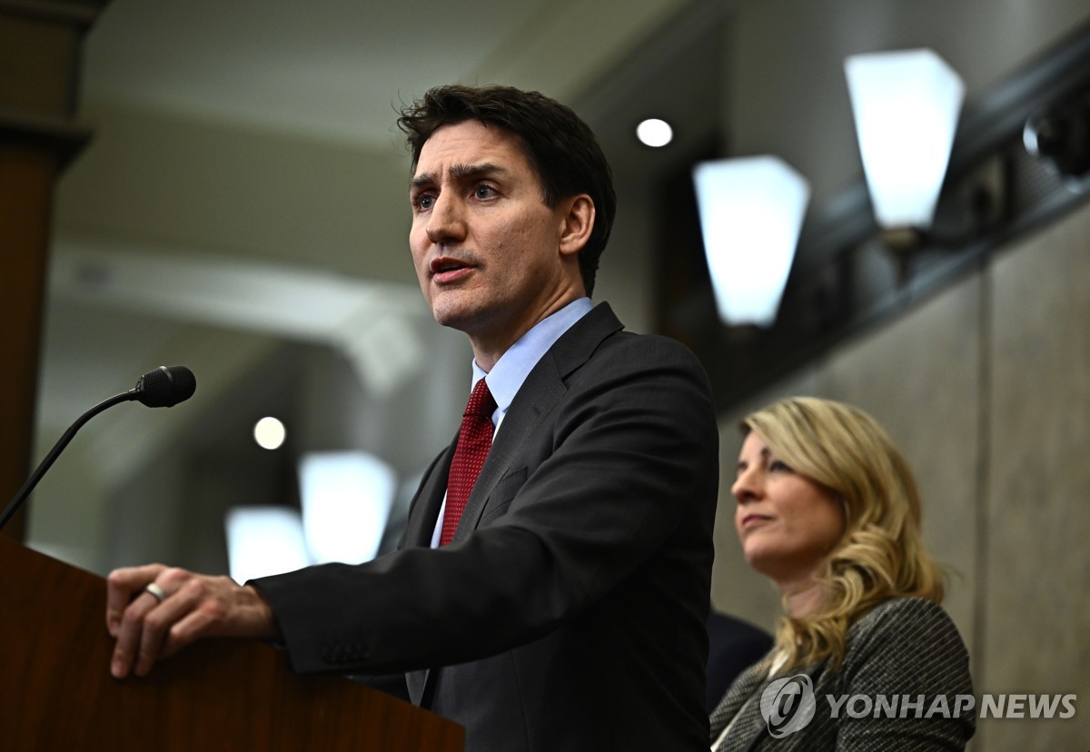 기자회견하는 쥐스탱 트뤼도 캐나다 총리. [AP=연합뉴스]