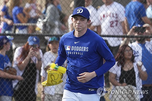 사사키, MLB 시범경기 데뷔전서 3이닝 5K…김혜성은 결장