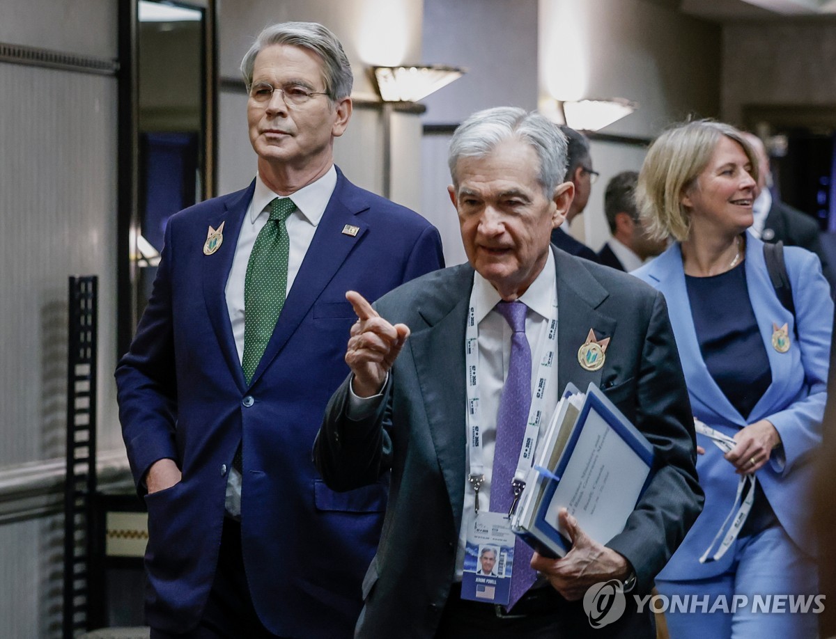 美재무 "차기 연준의장 선정 이미 착수…파월, 이사도 …