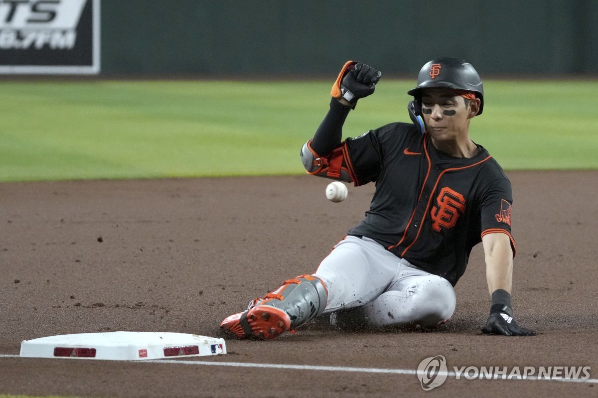 MLB 이정후, 약 1달 만에 멀티 히트…애리조나 상대 3안타 폭발