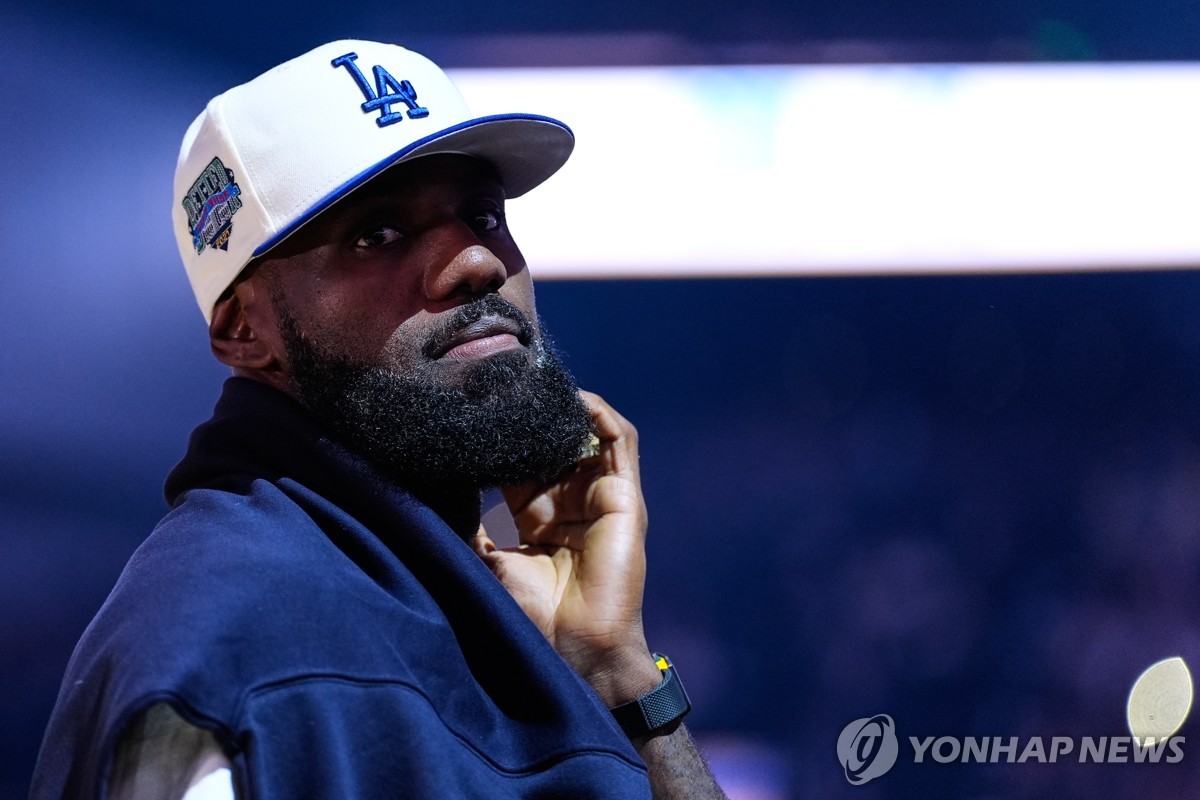 '킹' 제임스, 부상으로 NBA 23번째 시즌 개막전 결장