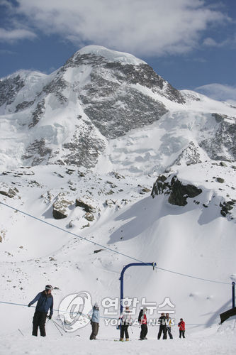 스위스 체르마트의 스키 슬로프 풍경