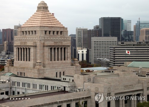 일본 총선 D-8…집권당 우세 속 "지역구 40％ 접전"